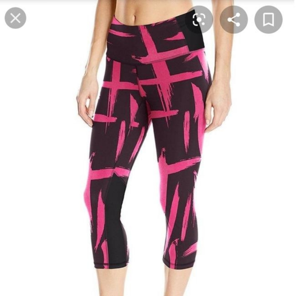 Lucy studio high rise hatha capri